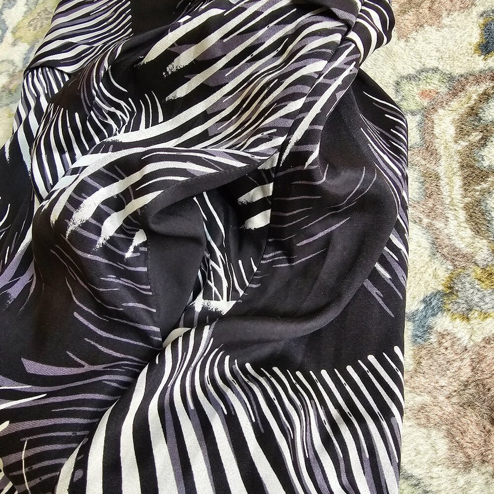 Classiques Entier Silk Black and White Palm Frond Sleeveless Midi Dress Women's - Picture 4 of 7